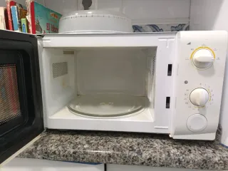 Microondas Daewoo 700W (plato no gira)