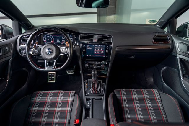 Volkswagen Golf GTI Performance (2018)