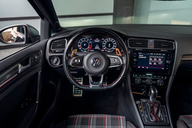 Volkswagen Golf GTI Performance (2018)