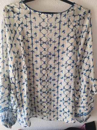 Blusa Zara Estampada Azul Talla M
