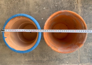 Macetas y platos de terracota