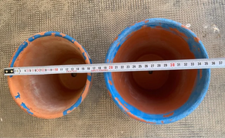 Macetas y platos de terracota