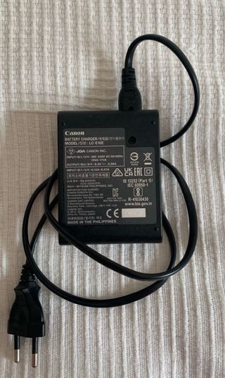 Fotocamera Canon EOS 2000D + obiettivo EF-S 18-55mm