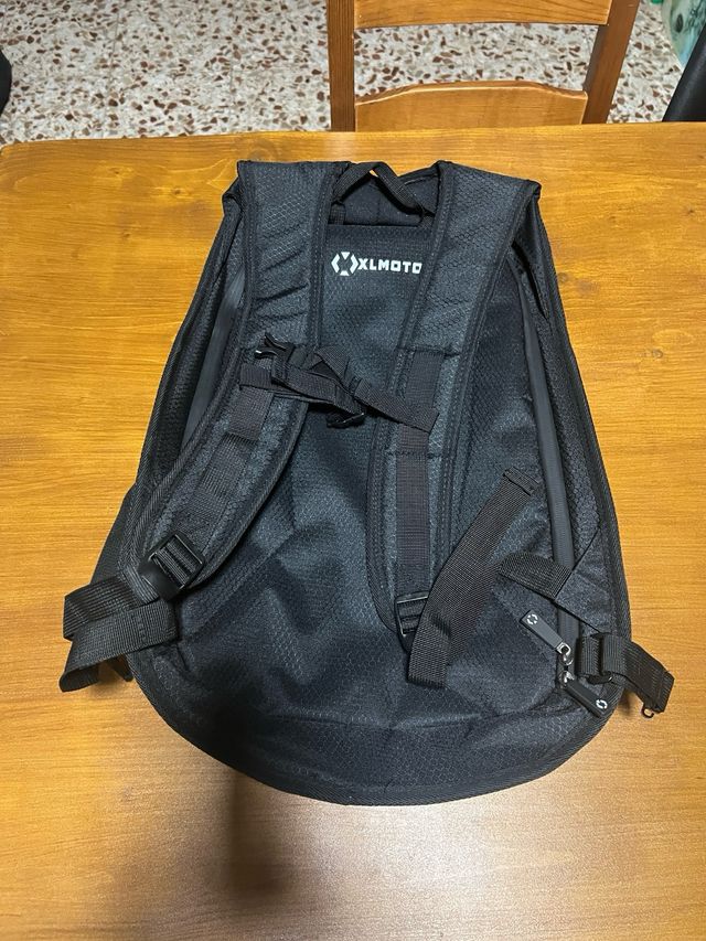 Mochila Xlmoto Impermeable Aerodinámica de segunda mano por 15 EUR