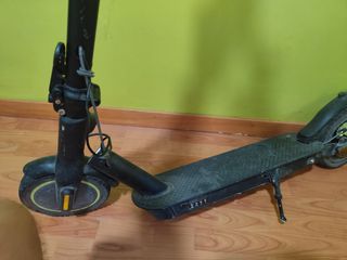 Patinete SmartGyro partido eje.Es del 2024 pocoskm