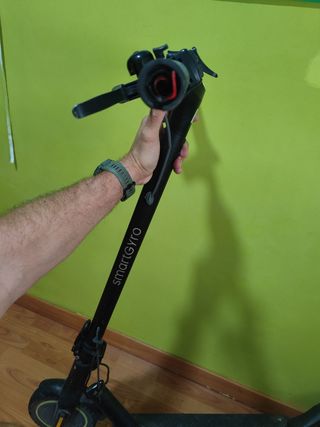 Patinete SmartGyro partido eje.Es del 2024 pocoskm
