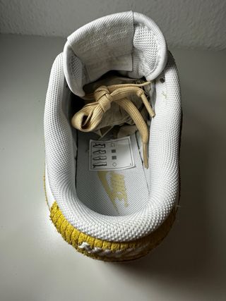Zapatillas Nike Dunk Low Blancas y Amarillas