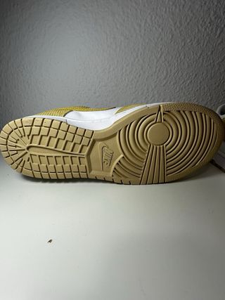 Zapatillas Nike Dunk Low Blancas y Amarillas