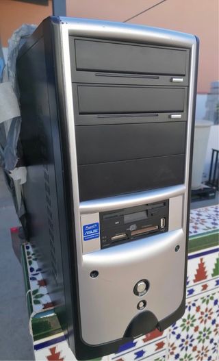 Torre PC ASUS ( sin disco duro)