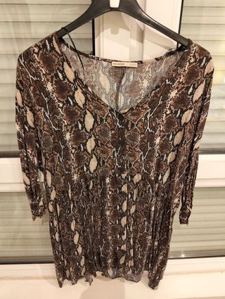 Vestido Pull&Bear estampado serpiente