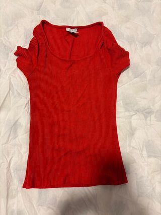Blusa roja de canalé
