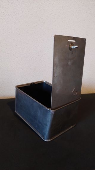 Antigua caja eléctrica registro empotrar (1940s)