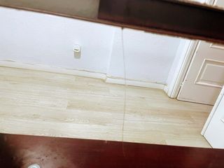 Recibidor moderno madera y cristal