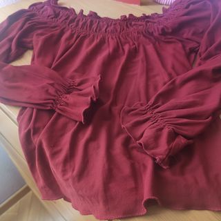 Blusa granate hombros descubiertos