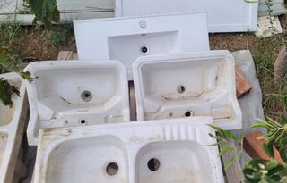Pilas para baño antiguas. 
