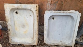 Pilas para baño antiguas. 
