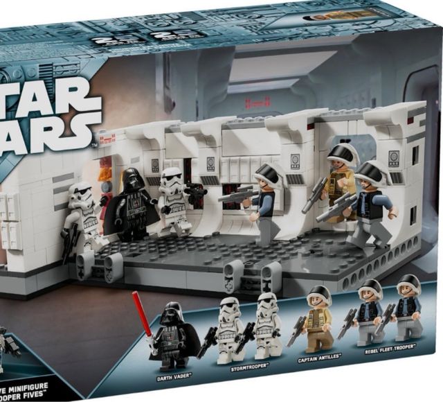 LEGO 75387 MOC Tantive IV Boarding