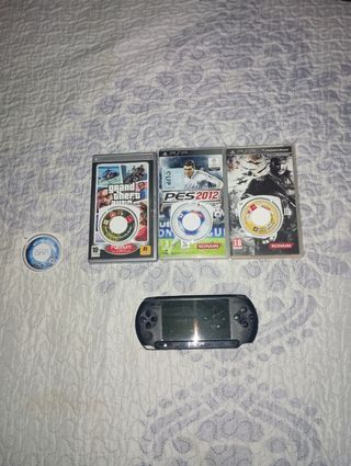 PSP Negra + 3 Juegos con caja (GTA WWE PES...