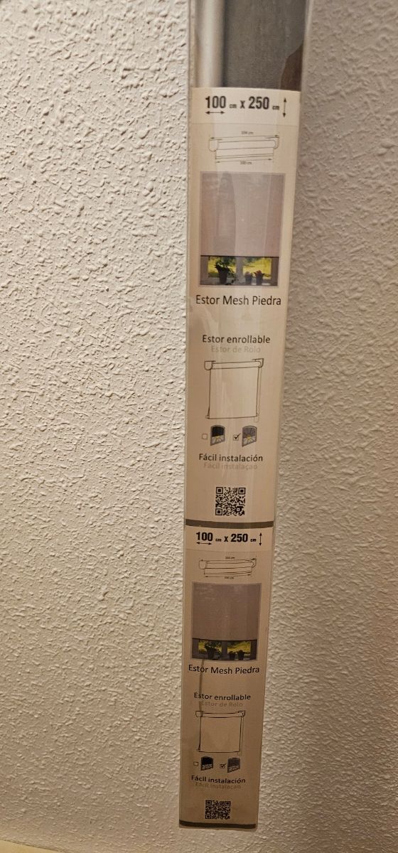 Persiana gris Carrefour..