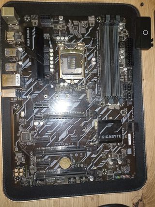 Placa base Gigabyte z370p d3 - no funciona