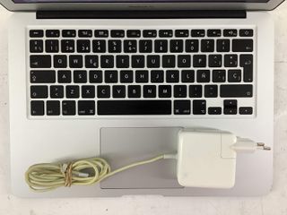 portatil apple apple macbook air core i5 1.8 13 (2017) (a1466)
