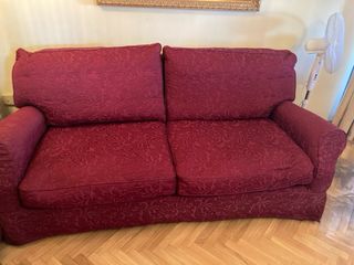 SE VENDE SOFA DE TRES PLAZAS