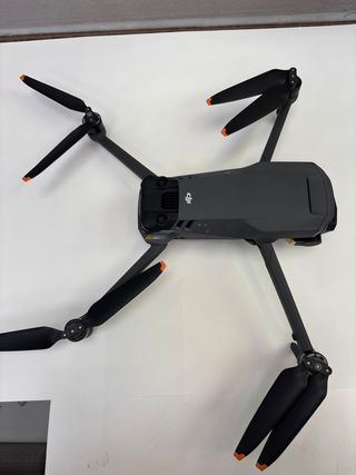 Dron DJI Mavic 3 Pro Fly More Combo Con RC