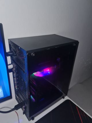 PC Gaming Negro con Luces RGB