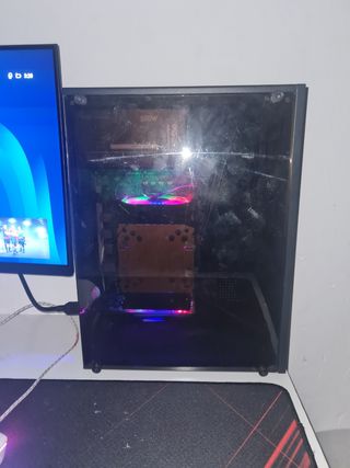 PC Gaming Negro con Luces RGB