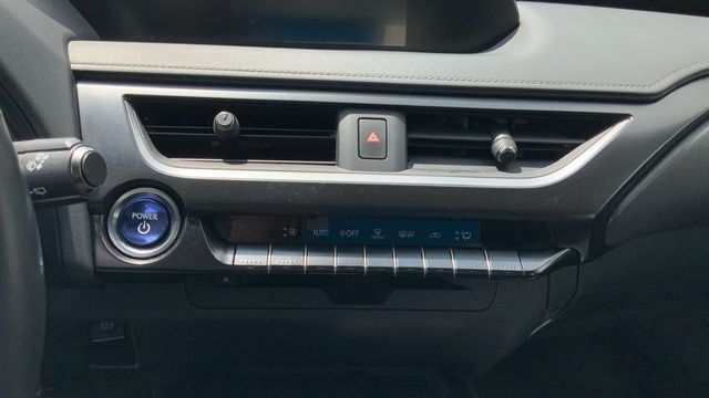 Lexus UX 2.0 250H PREMIUM AUTO 184 5P