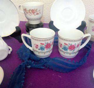 SET: «5 TAZZINE DA CAFFÈ PICCOLE + 4 PIATTI VINTAGE».