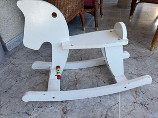 Caballo balancín infantil blanco