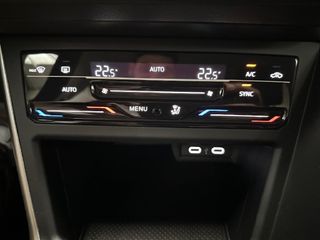 VOLKSWAGEN POLO 1.0 TSI 70KW DSG MAS 95 5P