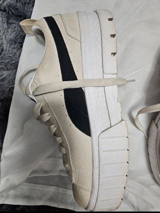 Zapatillas Puma Beige y Negra