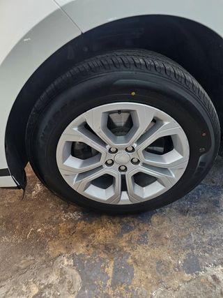 LLANTAS RANGE ROVER EVOQUE 235/60/18 107V