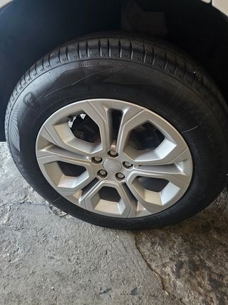 LLANTAS RANGE ROVER EVOQUE 235/60/18 107V