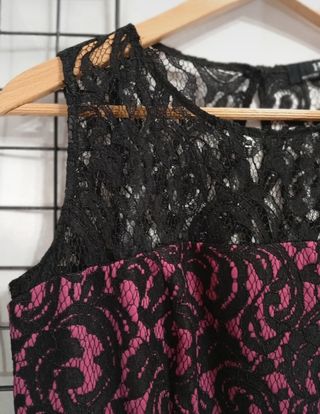Vestido fiesta encaje bicolor negro y rosa