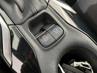 TOYOTA Corolla 1.8 125H ACTIVE TECH E-CVT