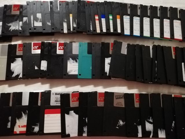 Lote 70 Disquetes usados
