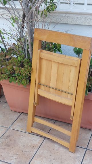 Silla plegable de madera