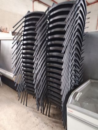 40 Sillas de Plástico