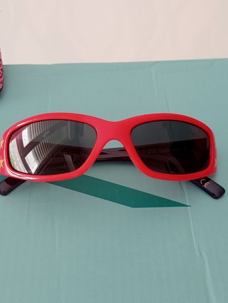 Gafas de sol infantiles con fundas