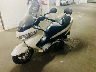 Suzuki Burgman 200