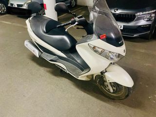 Suzuki Burgman 200