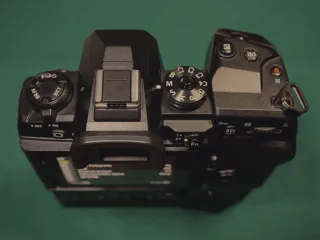 Olympus OM-D E-M1X + 4 baterías — Estado impecable