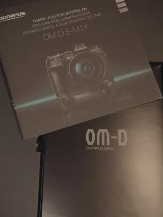 Olympus OM-D E-M1X + 4 baterías — Estado impecable