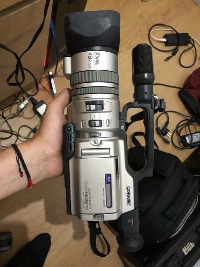 Videocámara Sony VX2000 Handycam Plata