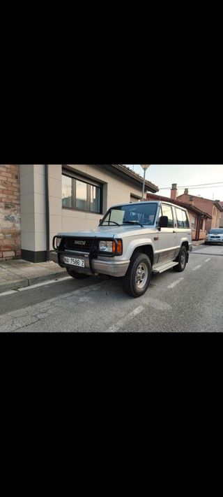 Isuzu Trooper 1987