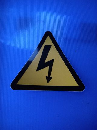 Electricista con 20 años de experiencia
