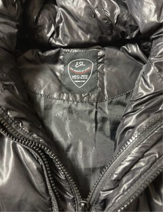 Giubbotto donna Essenza nero con cappuccio